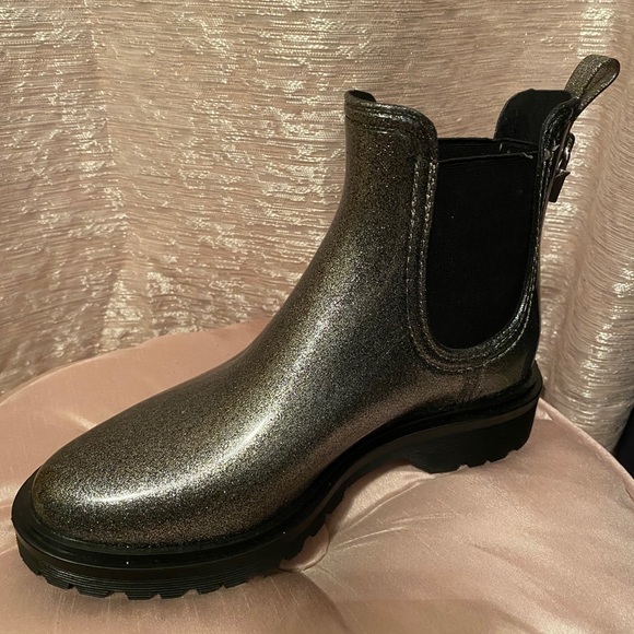 Michael Kors Rain Boots - Picture 4 of 6